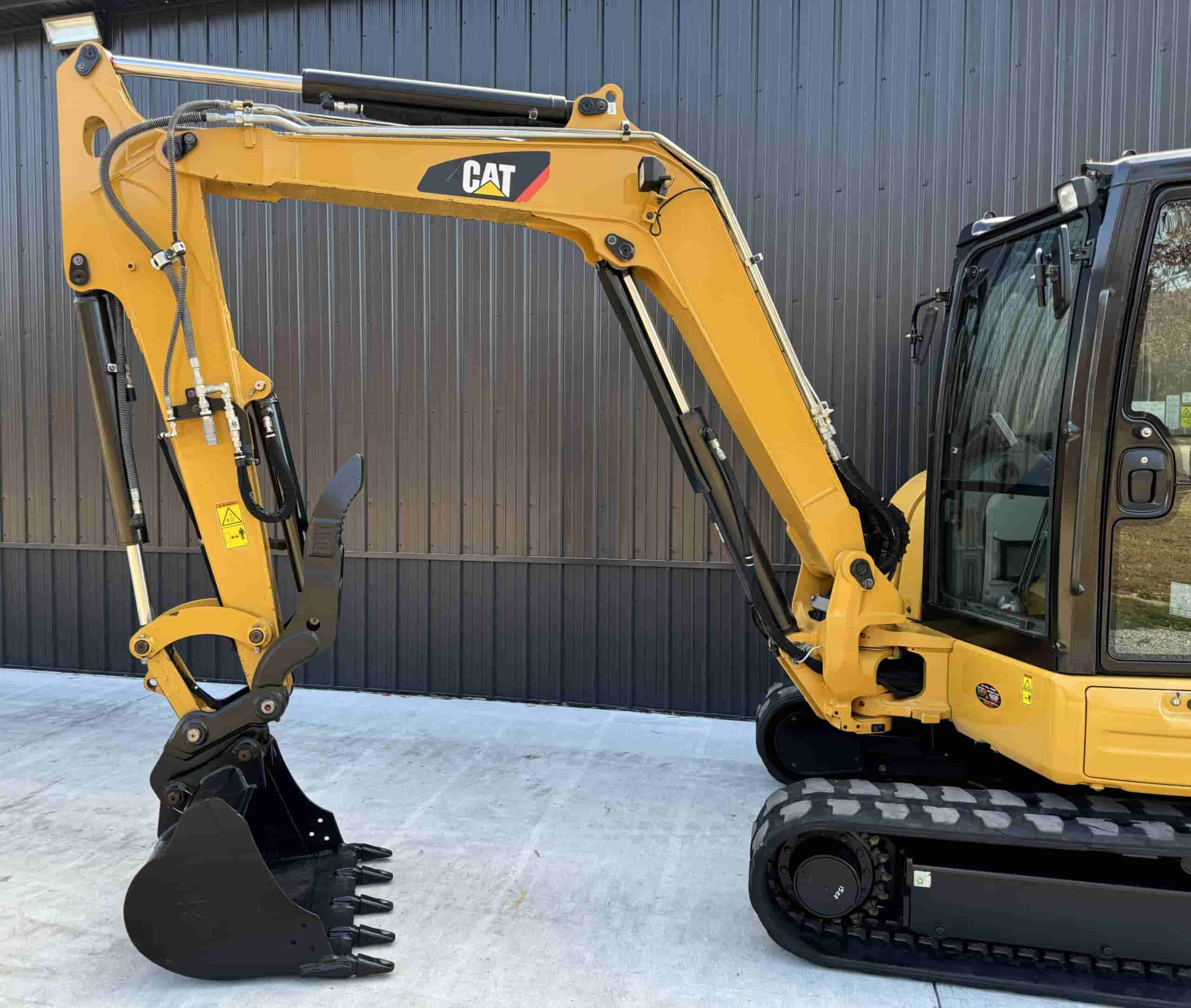 2019 CAT 305.5E2
